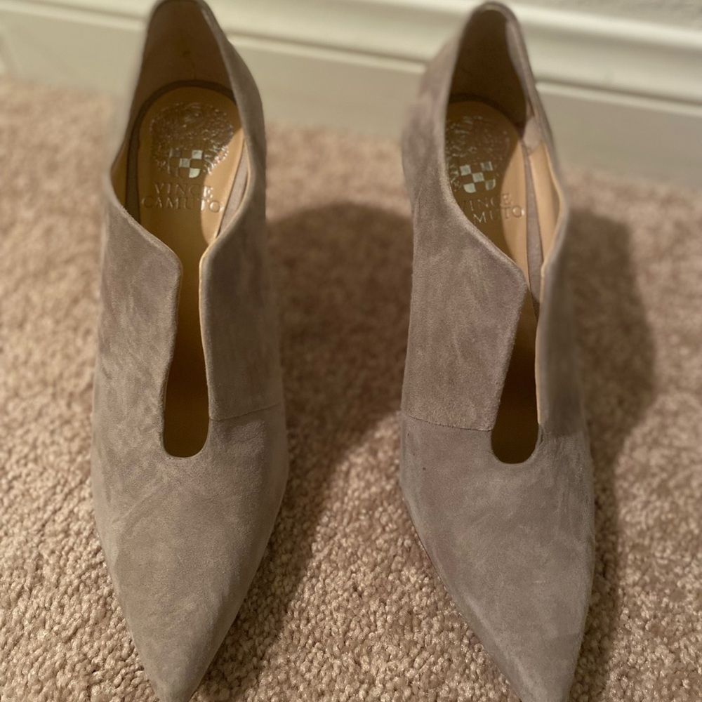 Worn once Vince camuto ankle boots. Size 6